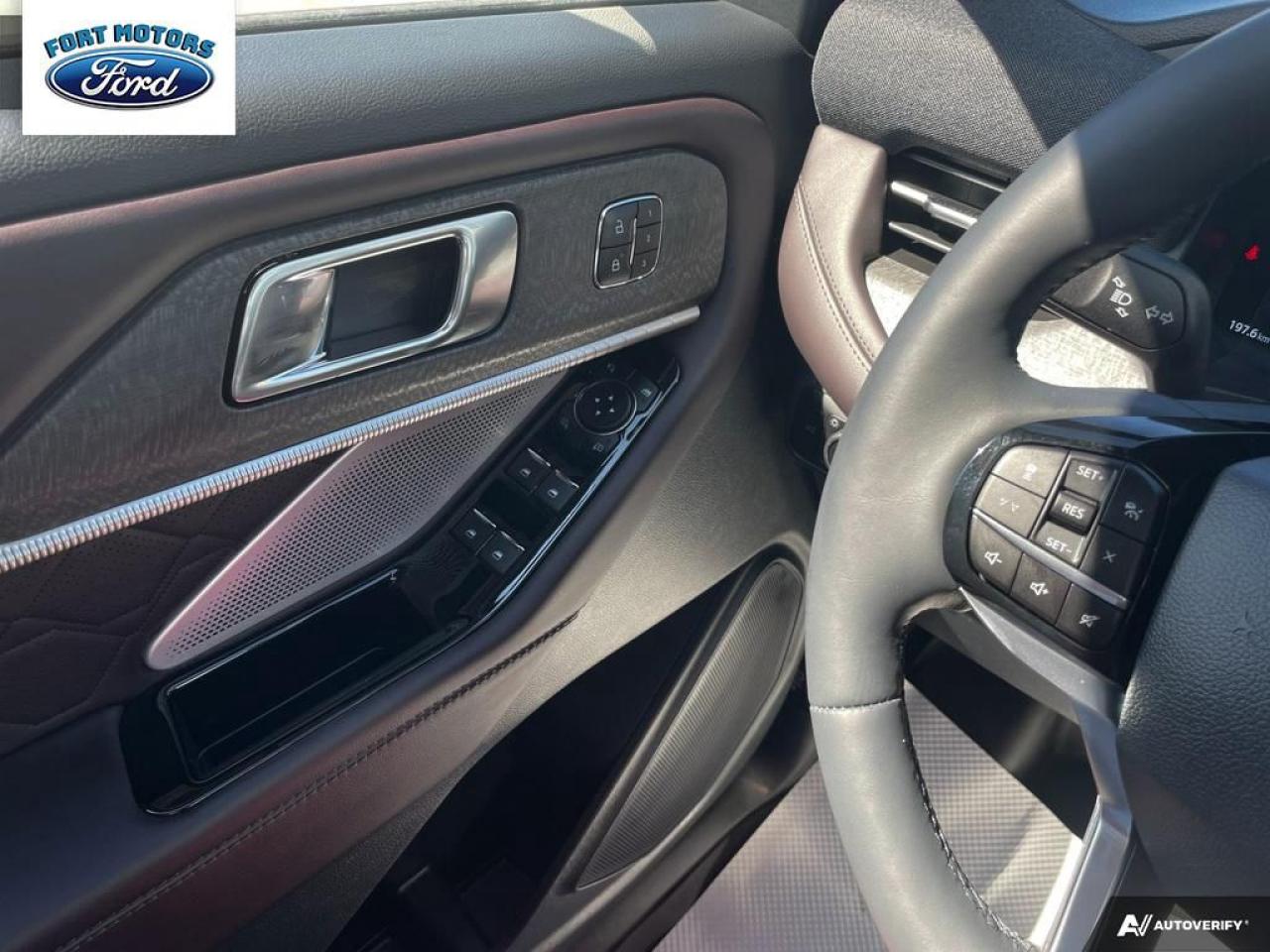 2025 Ford Explorer Platinum Photo5