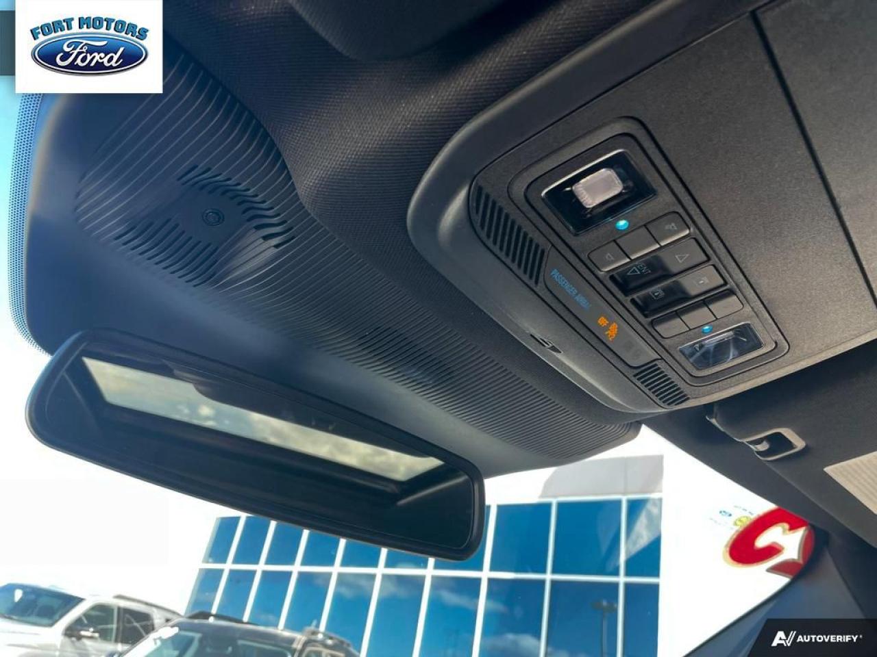 2025 Ford Explorer Platinum Photo5