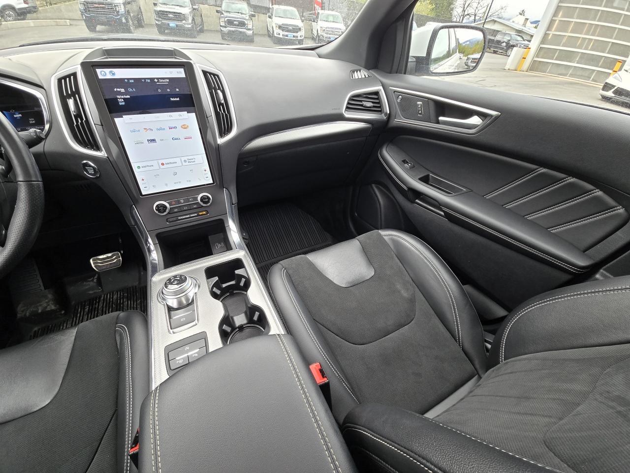2021 Ford Edge ST Photo5