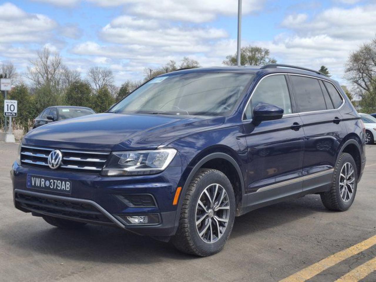 Used 2021 Volkswagen Tiguan Comfortline AWD | Leather | Heated Seats | CarPlay + Android | Power Seat | Rear Camera | and More ! for sale in Guelph, ON
