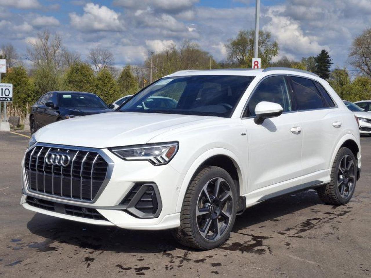 Used 2021 Audi Q3 Progressiv | S-Line | Adaptive Cruise | Leather | Sunroof | Heated Wheel + Seats | and More ! for sale in Guelph, ON