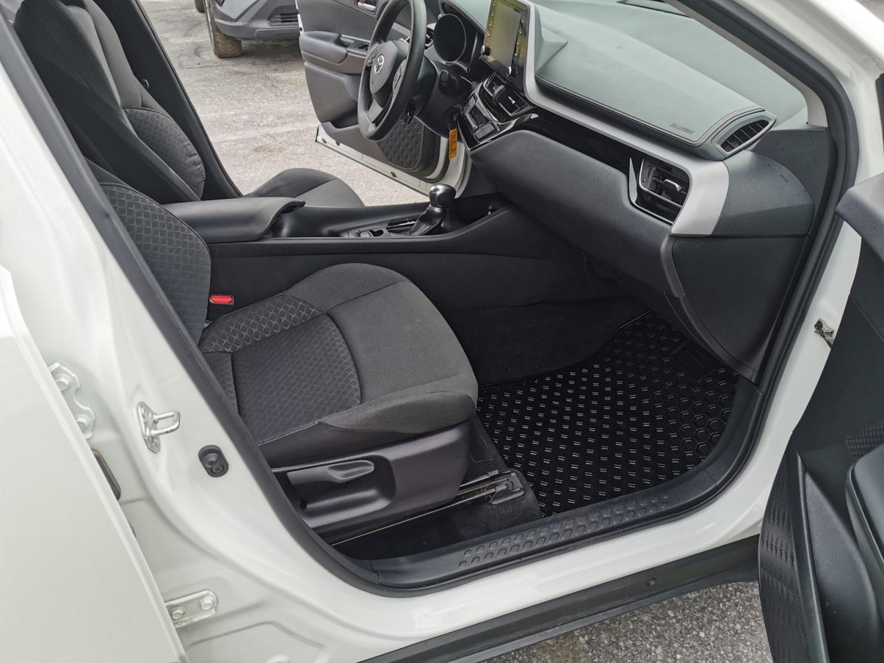 2021 Toyota C-HR LE - Photo #20