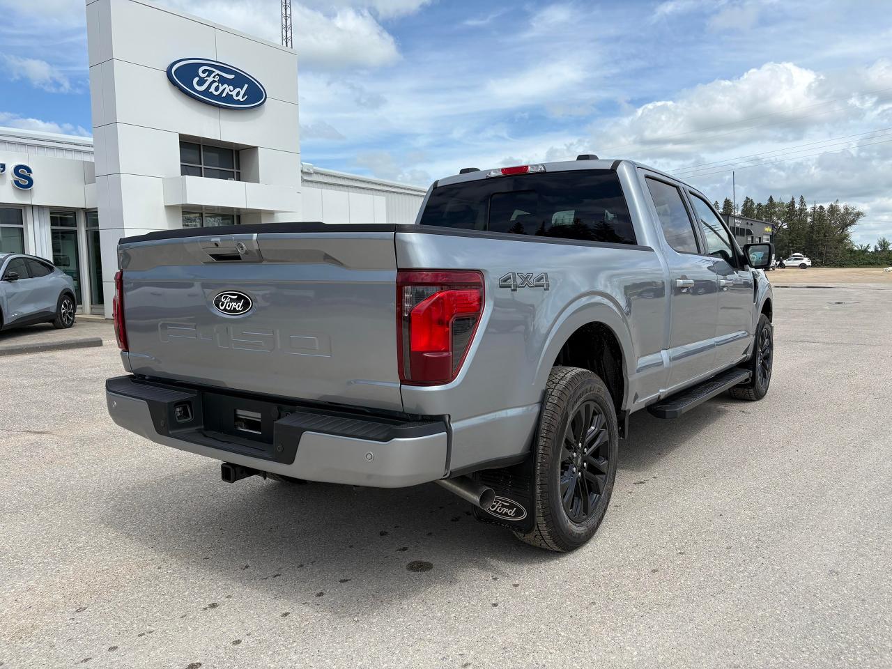 2025 Ford F-150 XLT 4WD SuperCrew 6.5' Box Photo4