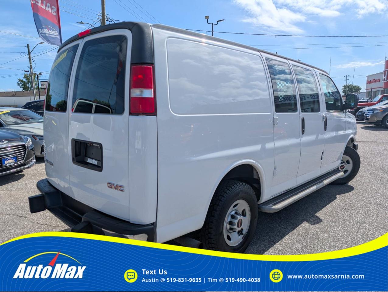 2017 GMC Savana 2500 Work Van Photo
