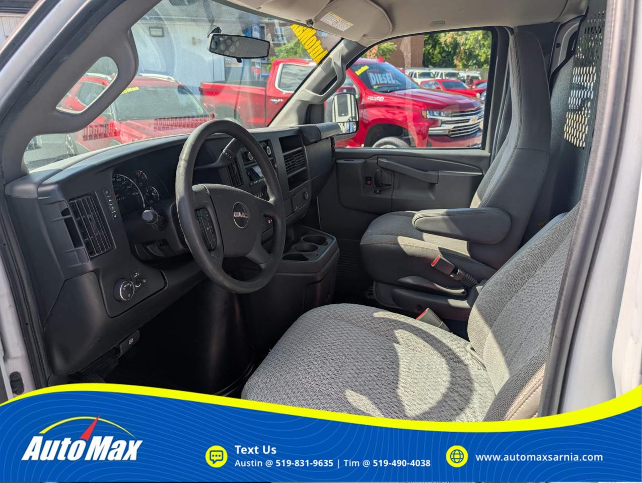 2017 GMC Savana 2500 Work Van Photo