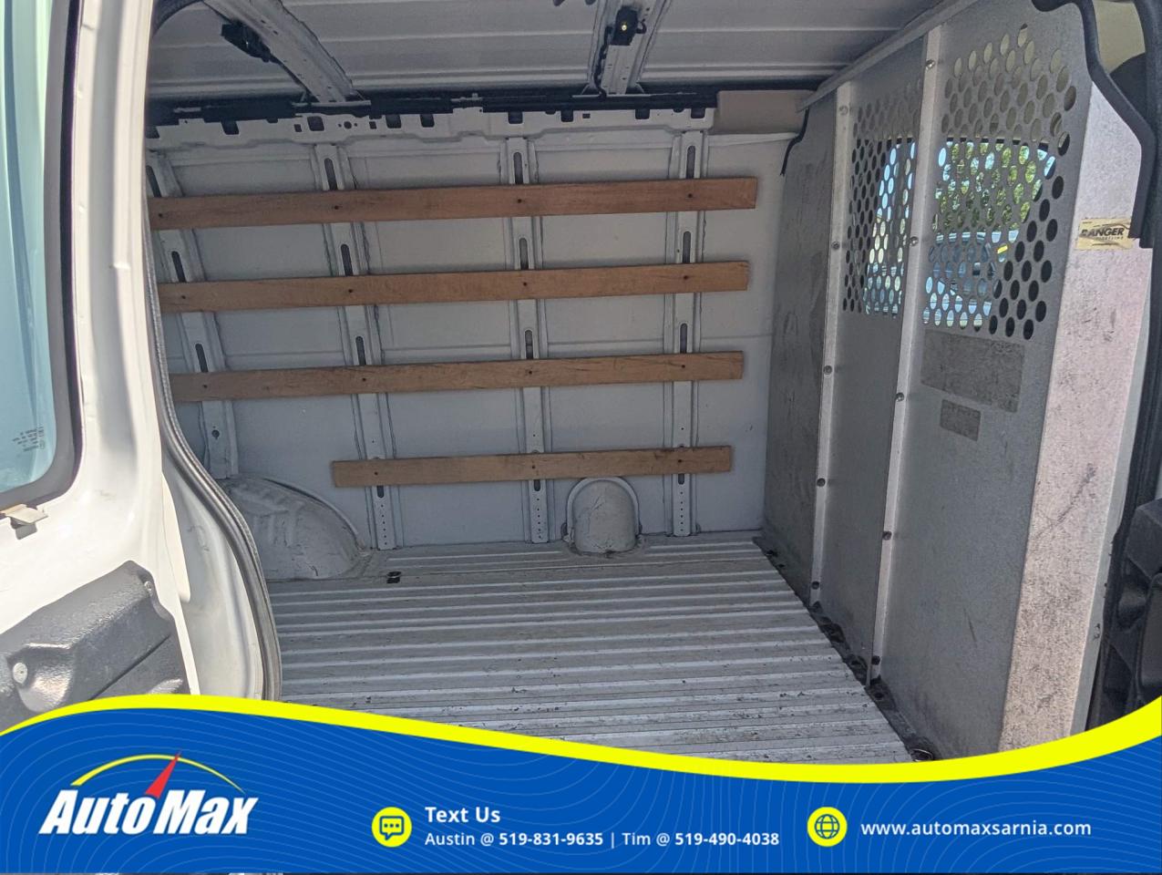 2017 GMC Savana 2500 Work Van Photo