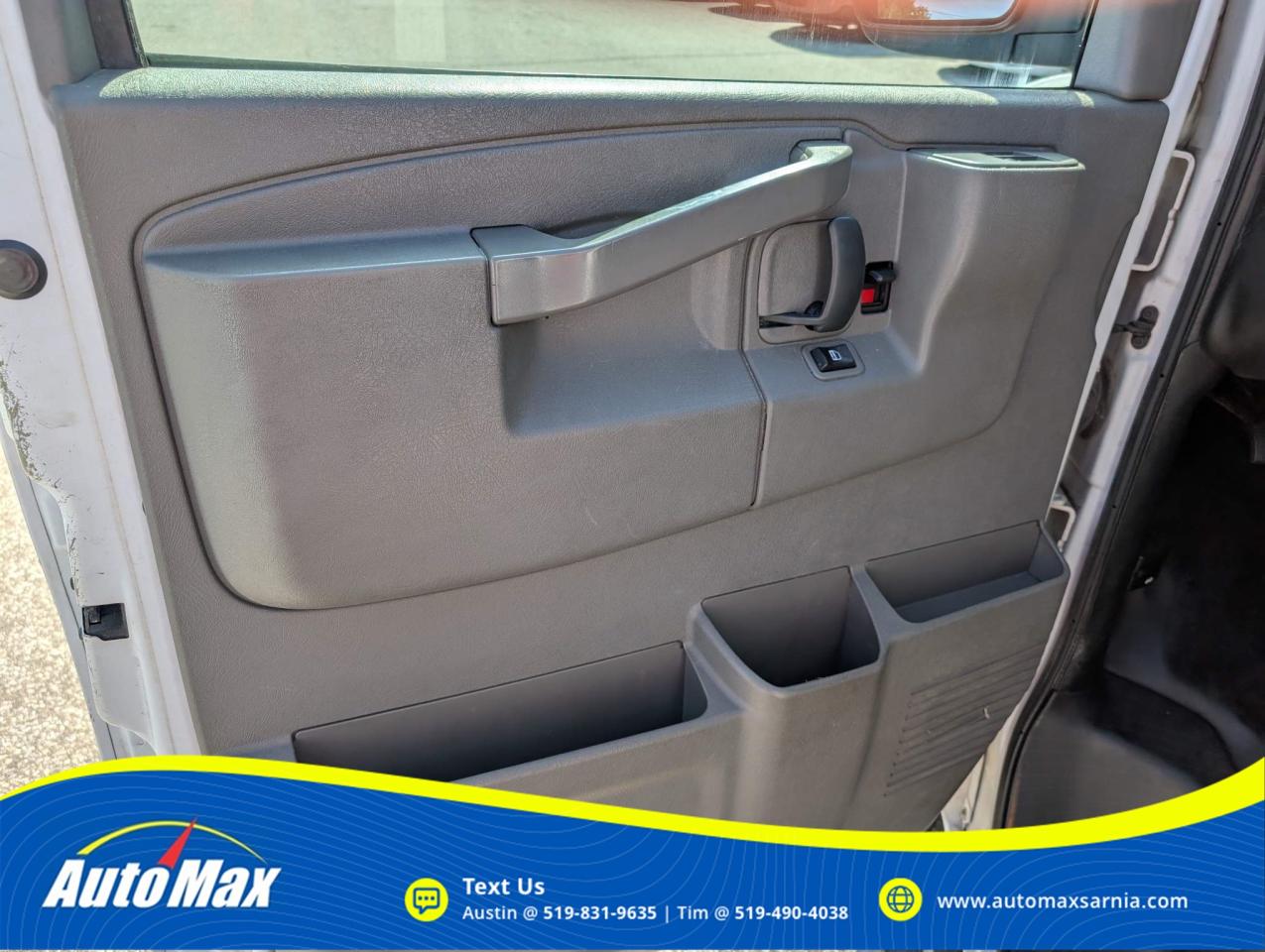 2017 GMC Savana 2500 Work Van Photo