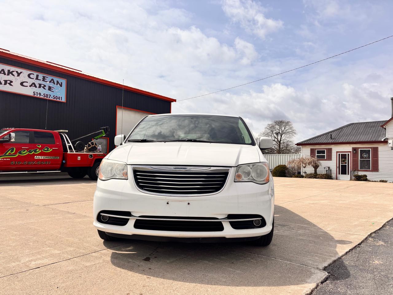 2014 Chrysler Town & Country TOURING