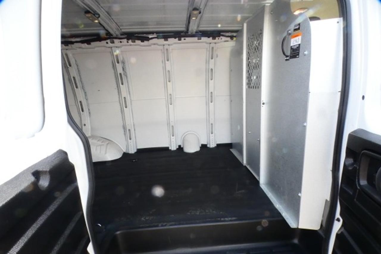 2022 Chevrolet Express Cargo Van 2500 RWD 135" w/cloth seats, rear heat, RVM BUC - Photo #10