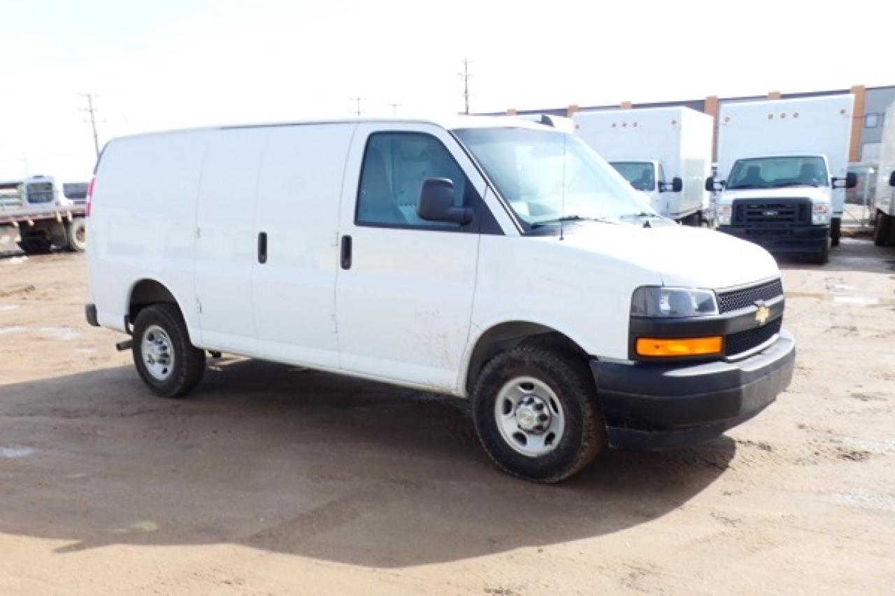 2022 Chevrolet Express Cargo Van 2500 RWD 135" w/cloth seats, rear heat, RVM BUC - Photo #4