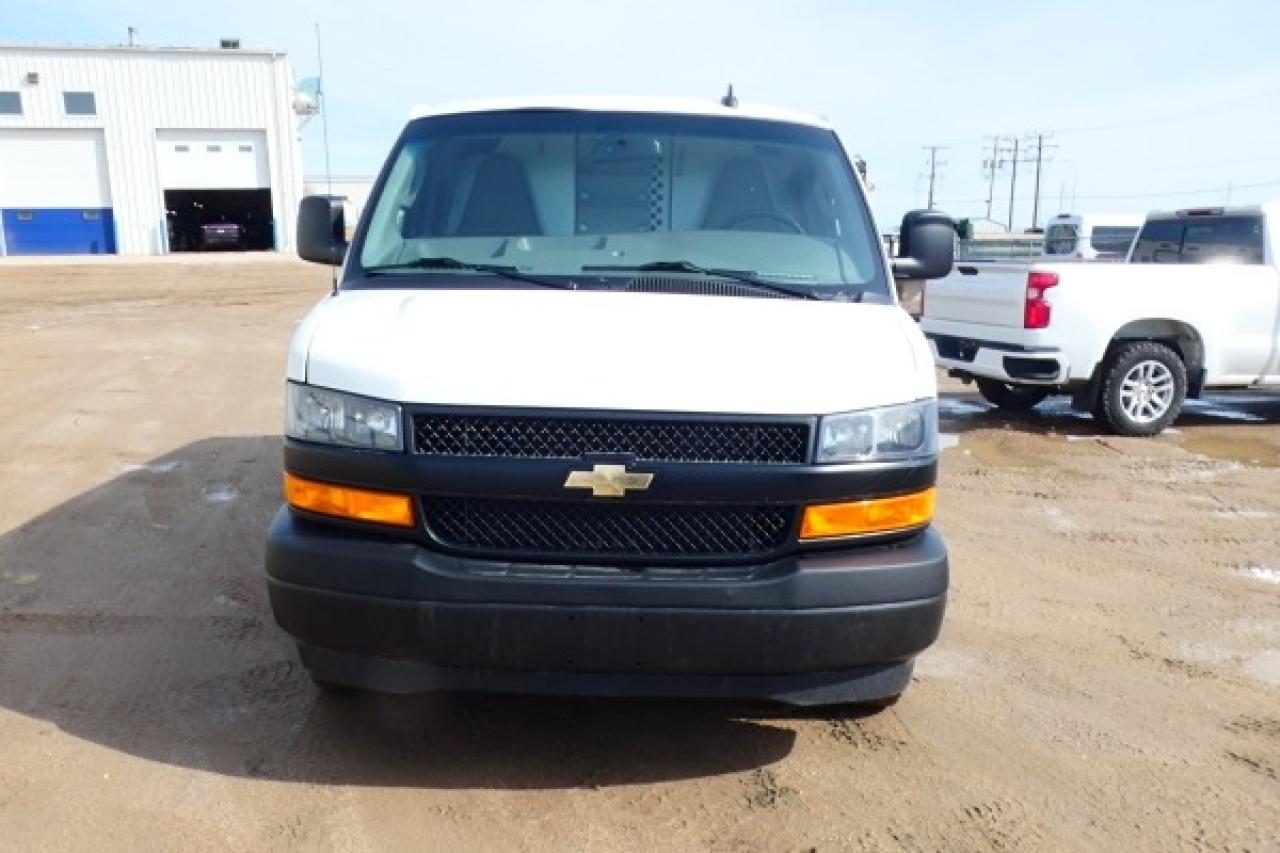 2022 Chevrolet Express Cargo Van 2500 RWD 135" w/cloth seats, rear heat, RVM BUC - Photo #3