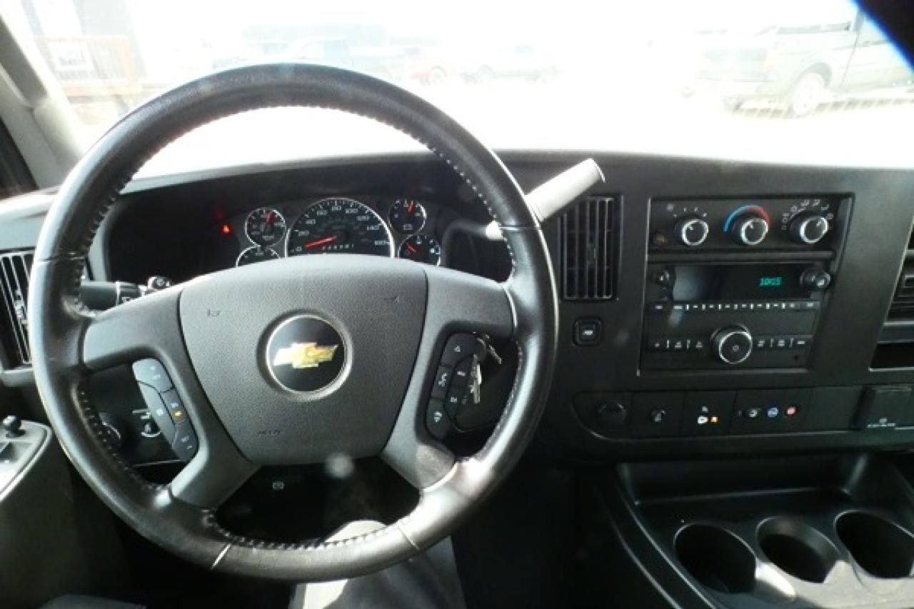 2022 Chevrolet Express Cargo Van 2500 RWD 135" w/cloth seats, rear heat, RVM BUC - Photo #12