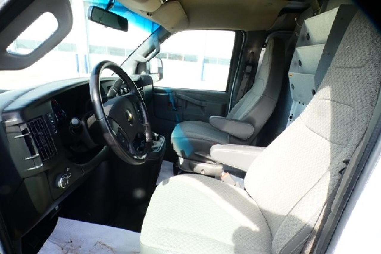 2022 Chevrolet Express Cargo Van 2500 RWD 135" w/cloth seats, rear heat, RVM BUC - Photo #11