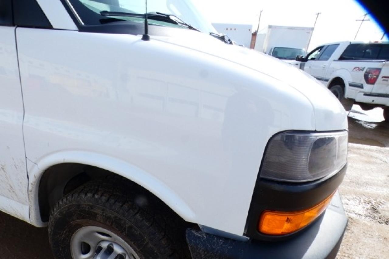 2022 Chevrolet Express Cargo Van 2500 RWD 135" w/cloth seats, rear heat, RVM BUC - Photo #23