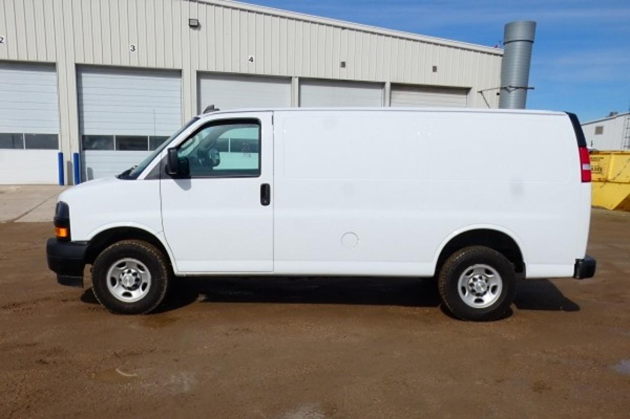 2022 Chevrolet Express Cargo Van 2500 RWD 135" w/cloth seats, rear heat, RVM BUC - Photo #1