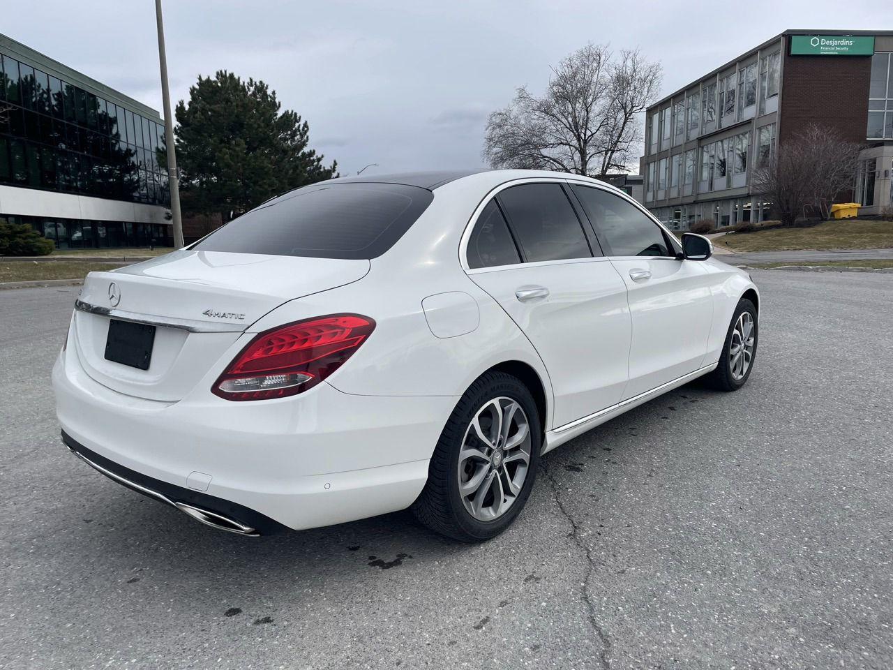 2015 Mercedes-Benz C-Class C300 4MATIC Sedan - Photo #4