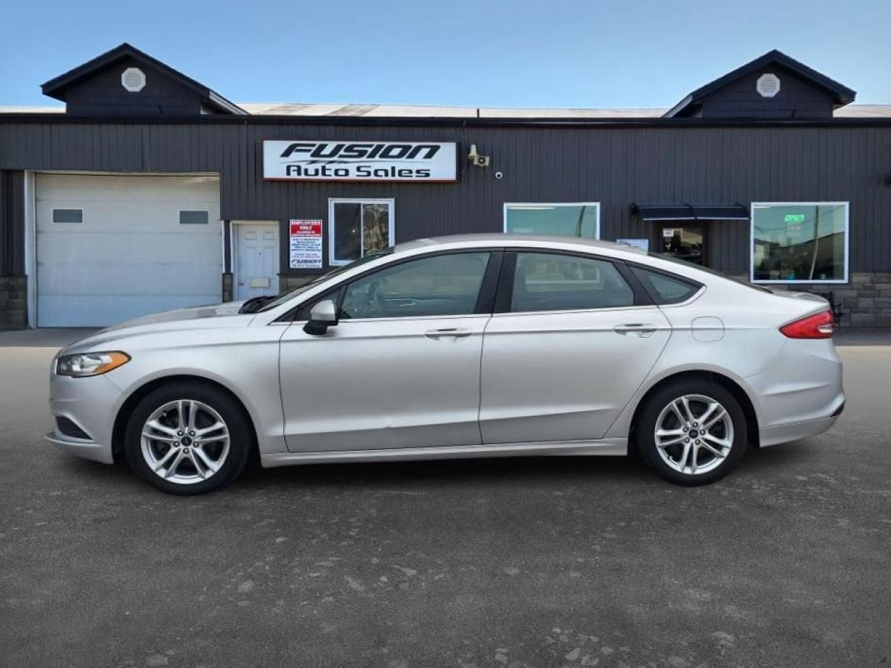 2018 Ford Fusion SE FWD-REAR CAMERA-BLUETOOTH-ALLOY WHEELS - Photo #2