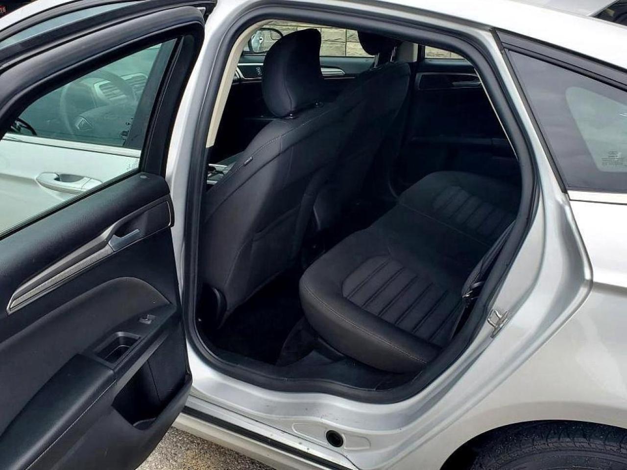 2018 Ford Fusion SE FWD-"NO TAX SALE-MAX $2000-LTD TIME ONLY" - Photo #17