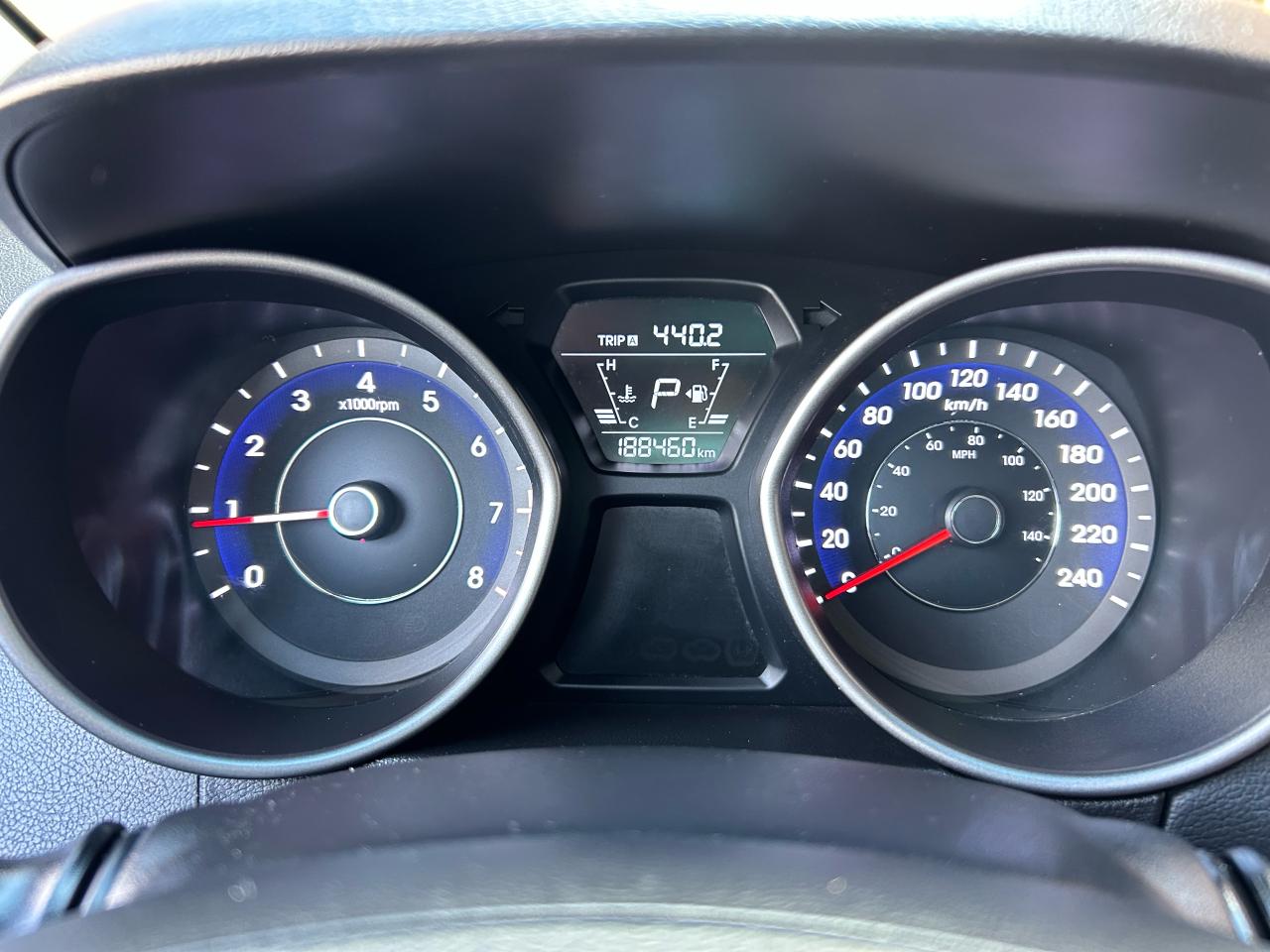 2015 Hyundai Elantra GL - Photo #14