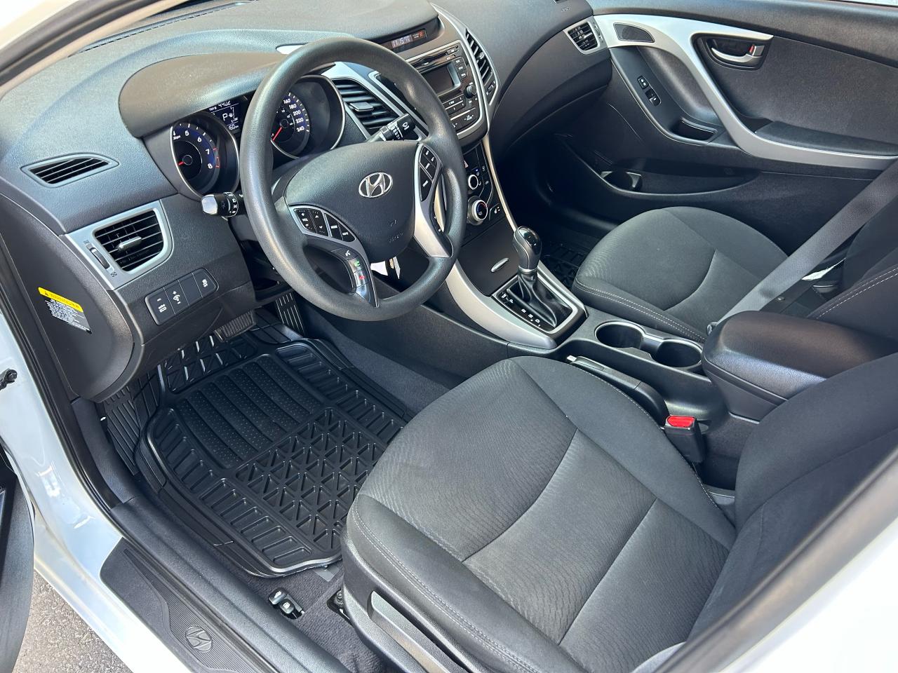 2015 Hyundai Elantra GL - Photo #9