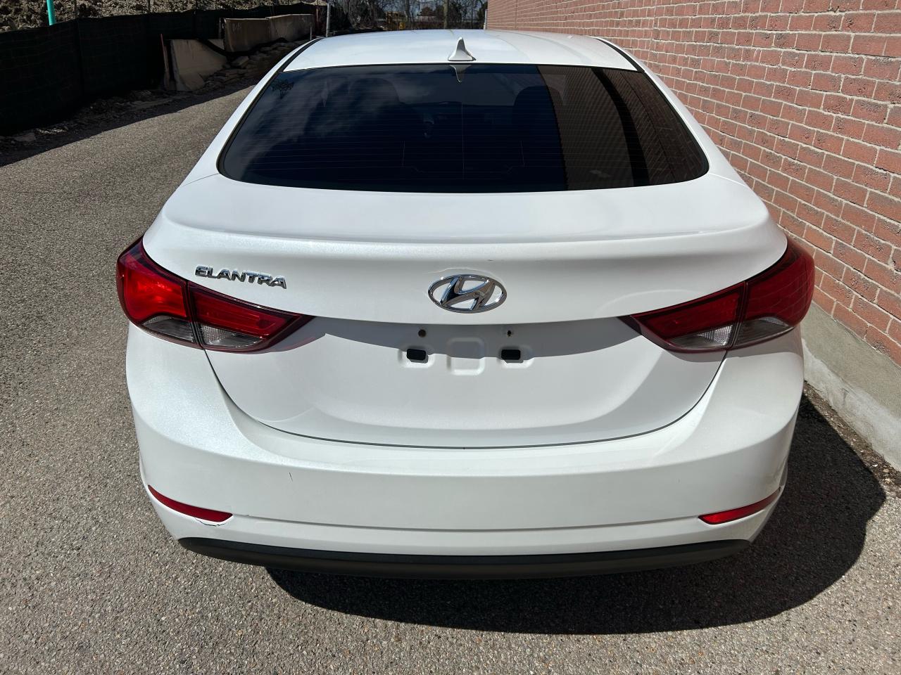 2015 Hyundai Elantra GL - Photo #6