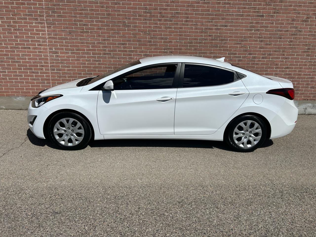 2015 Hyundai Elantra GL - Photo #3