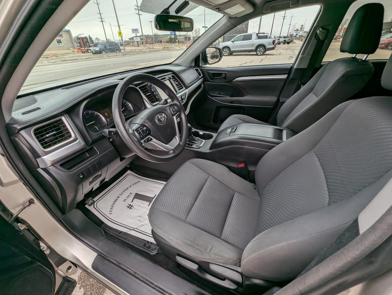 2016 Toyota Highlander LE | Back Up Camera | AWD - Photo #9
