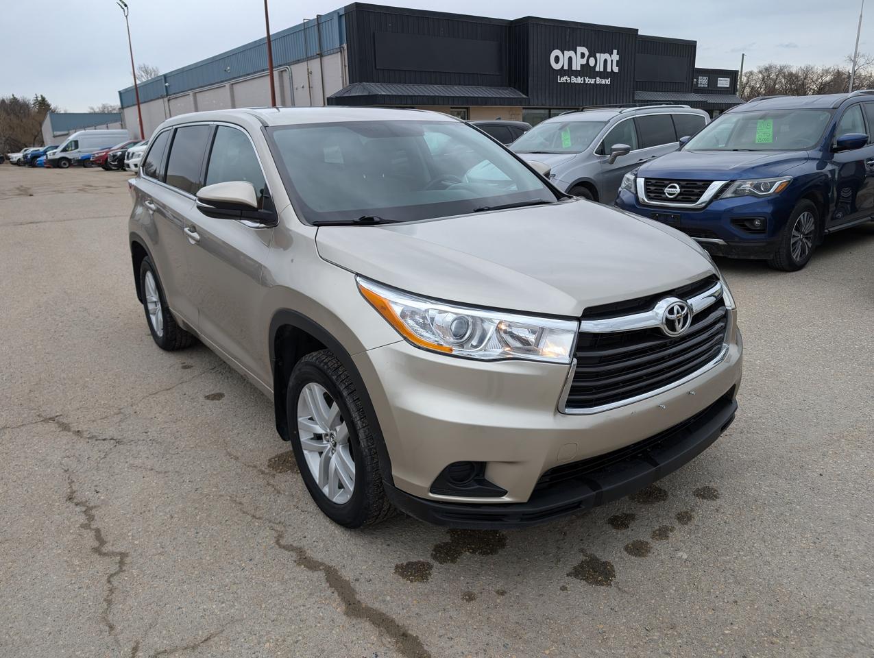 2016 Toyota Highlander LE | Back Up Camera | AWD - Photo #2