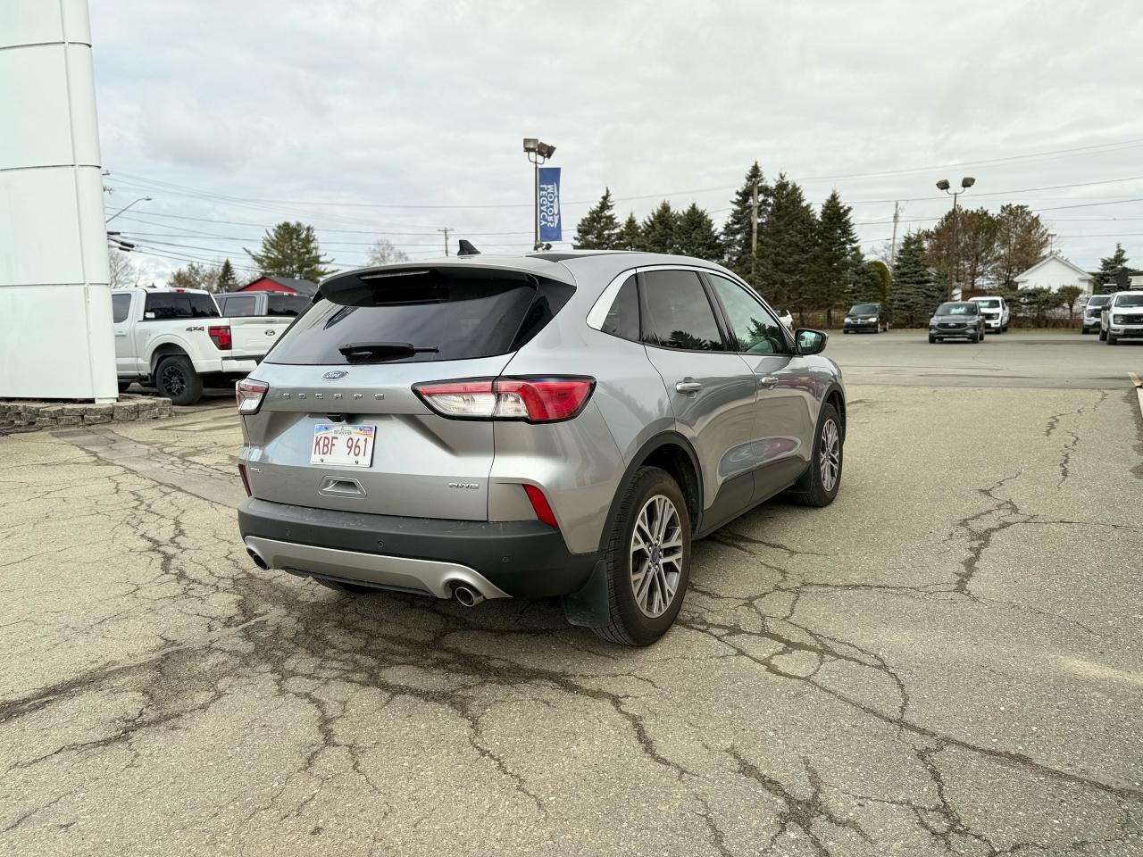 2022 Ford Escape  Photo2