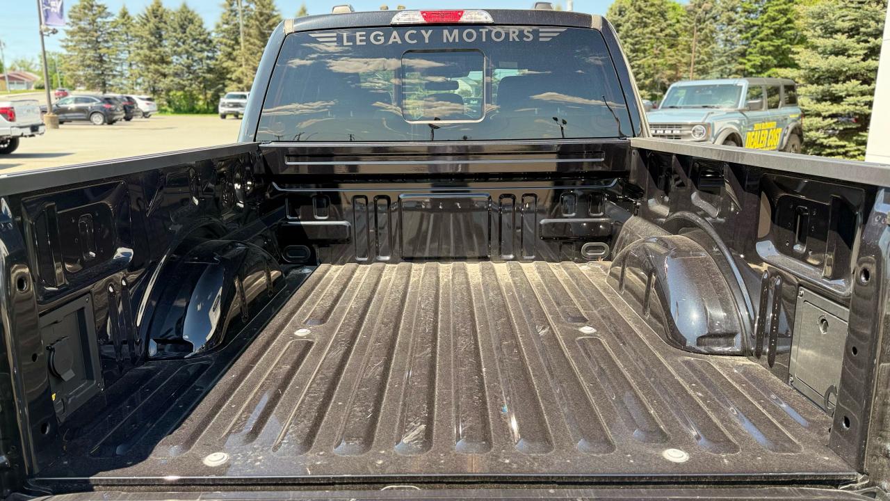 2025 Ford F-150 XLT Photo4
