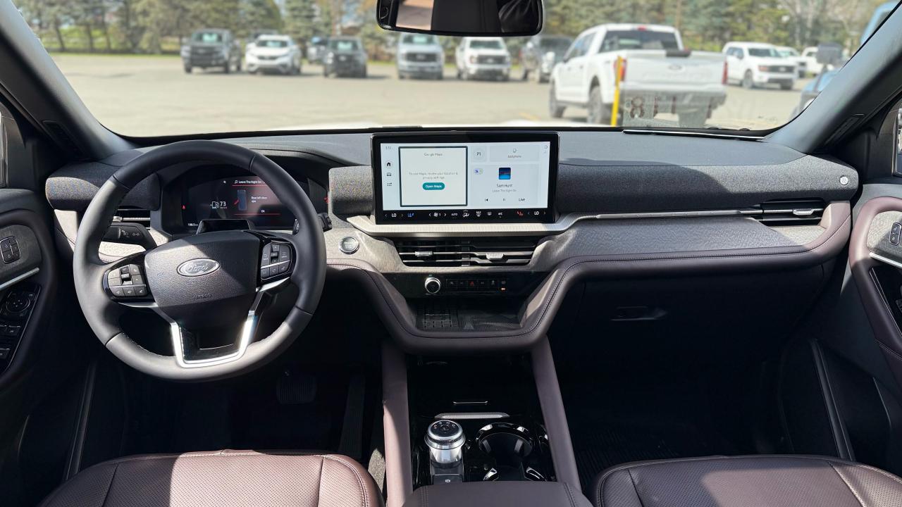 2025 Ford Explorer Platinum Photo5