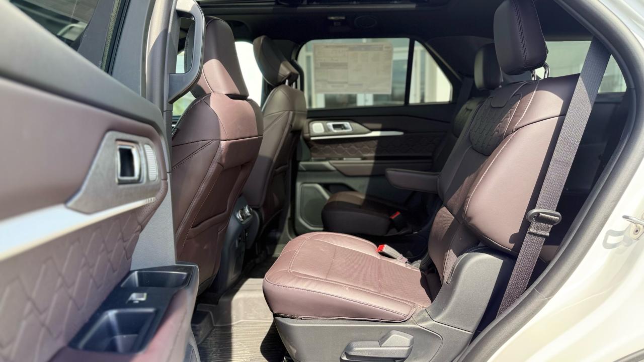2025 Ford Explorer Platinum Photo5