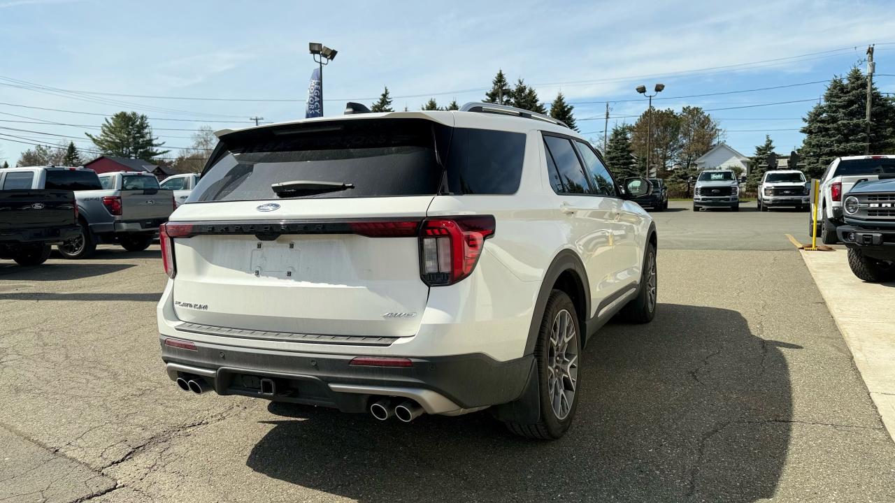 2025 Ford Explorer Platinum Photo5