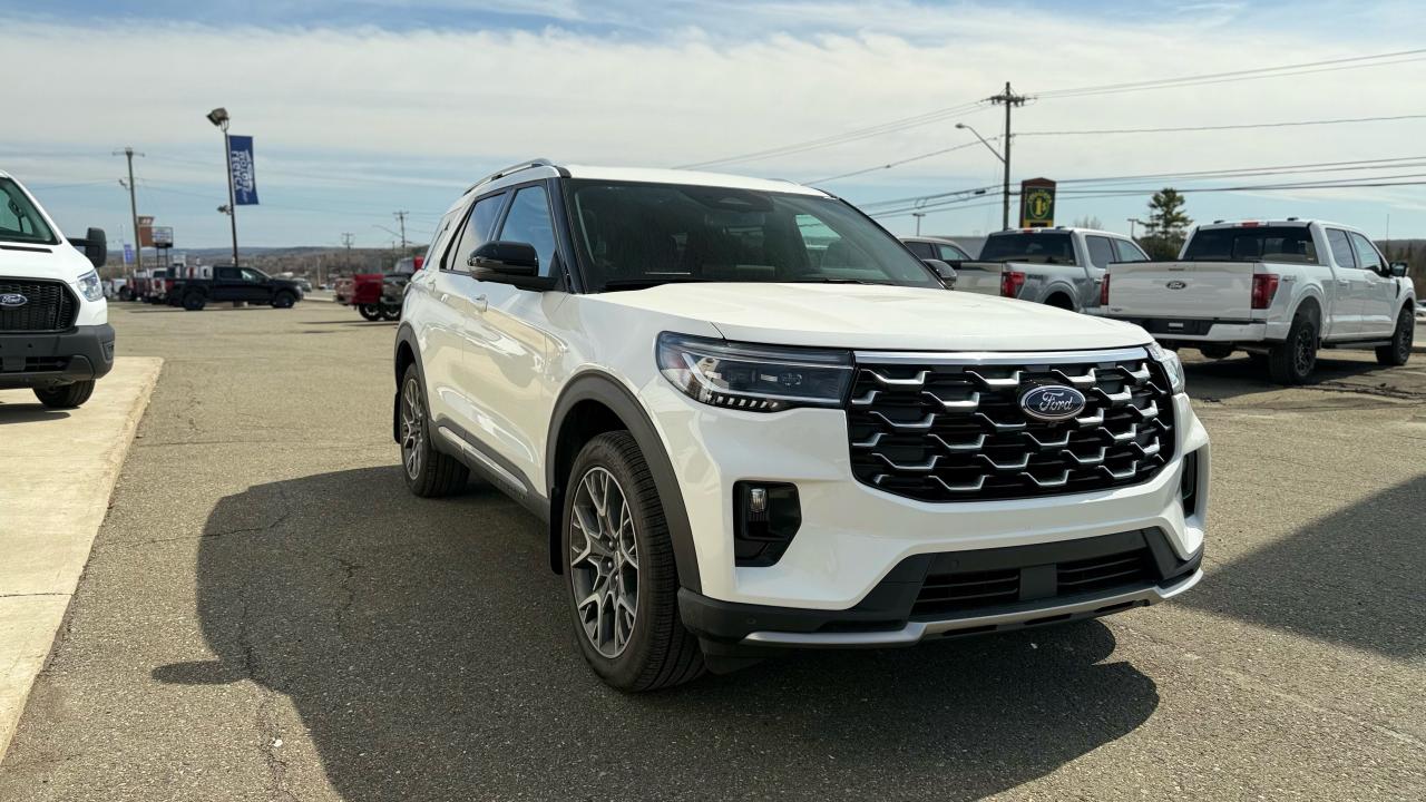 2025 Ford Explorer Platinum Photo