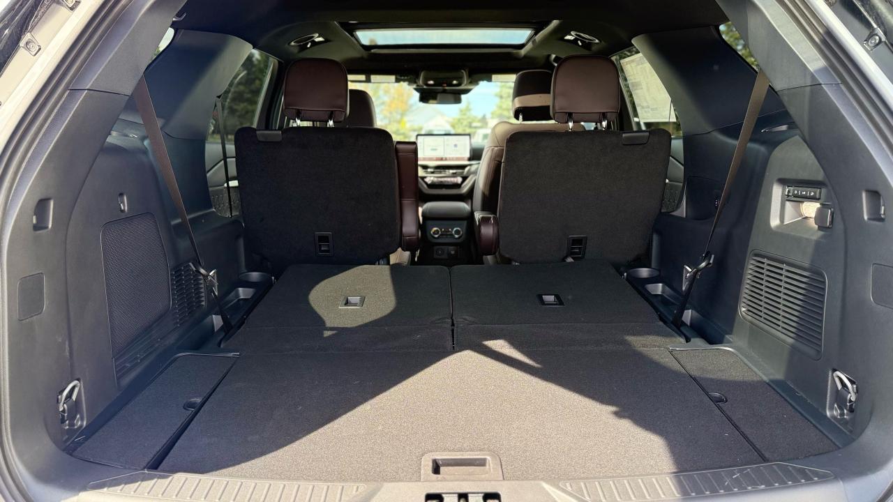 2025 Ford Explorer Platinum Photo5