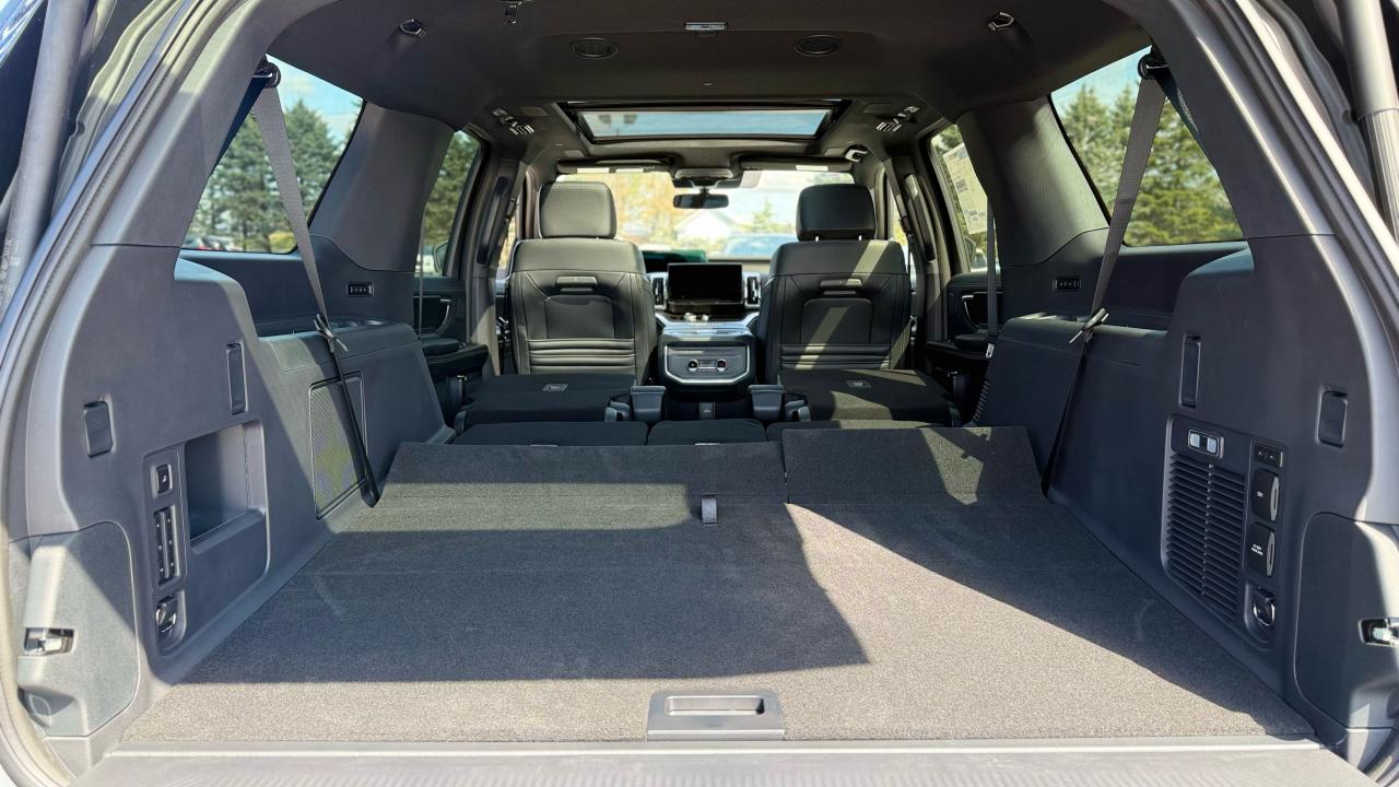 2025 Ford Expedition Platinum® MAX Photo5