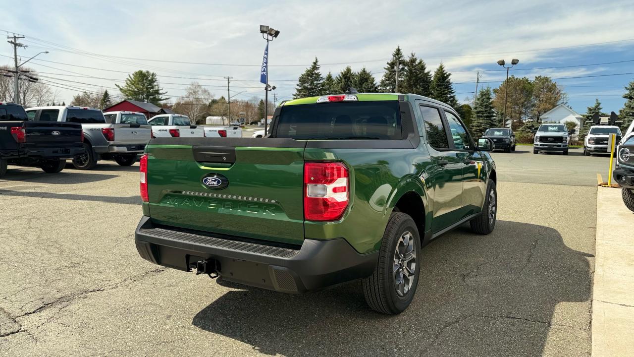 2025 Ford Maverick XLT Photo2