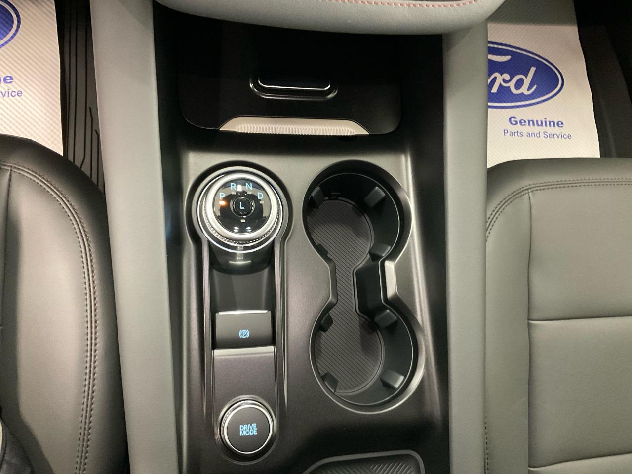 2025 Ford Explorer ACTIVE Photo5
