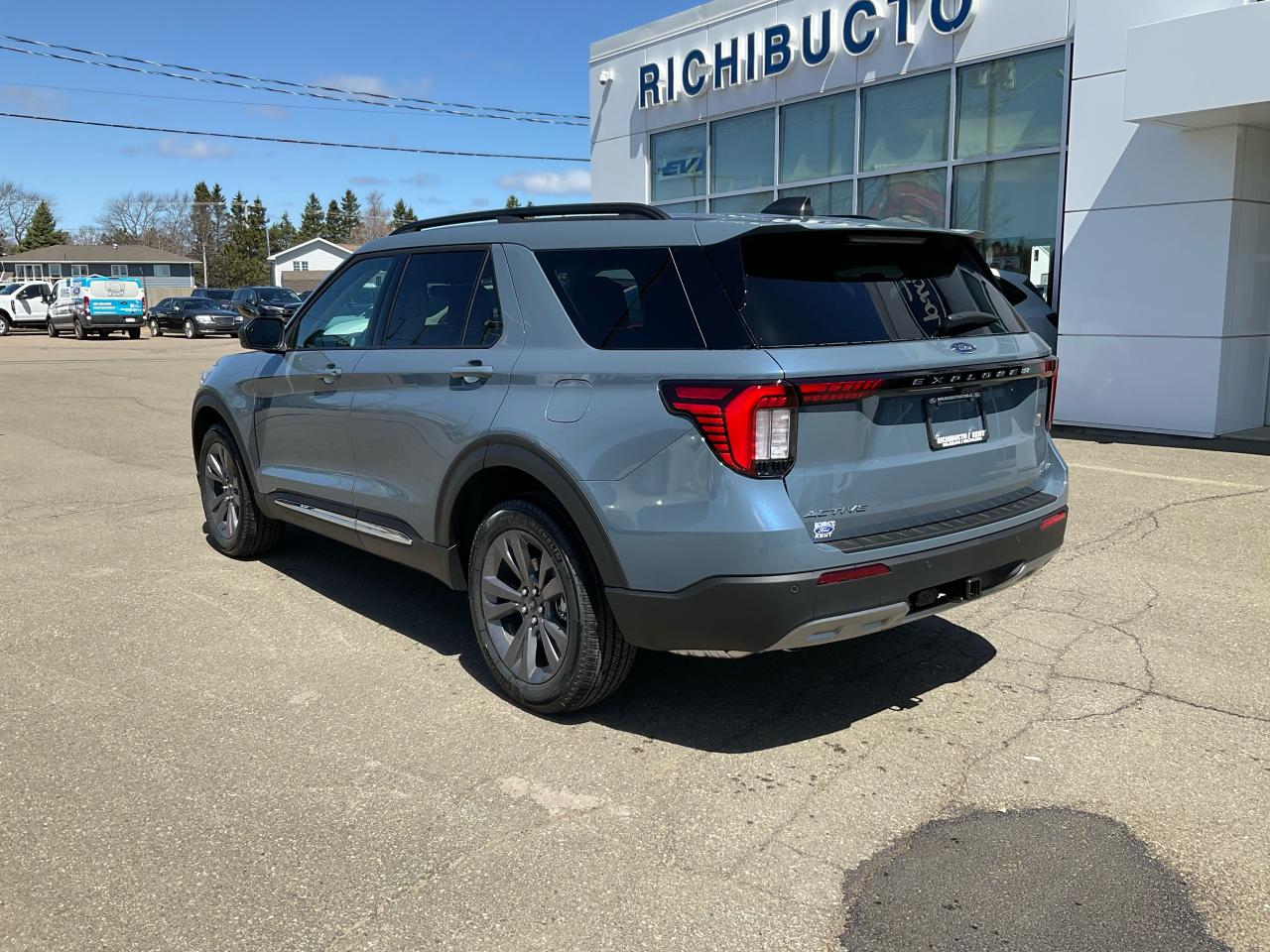 2025 Ford Explorer ACTIVE Photo5
