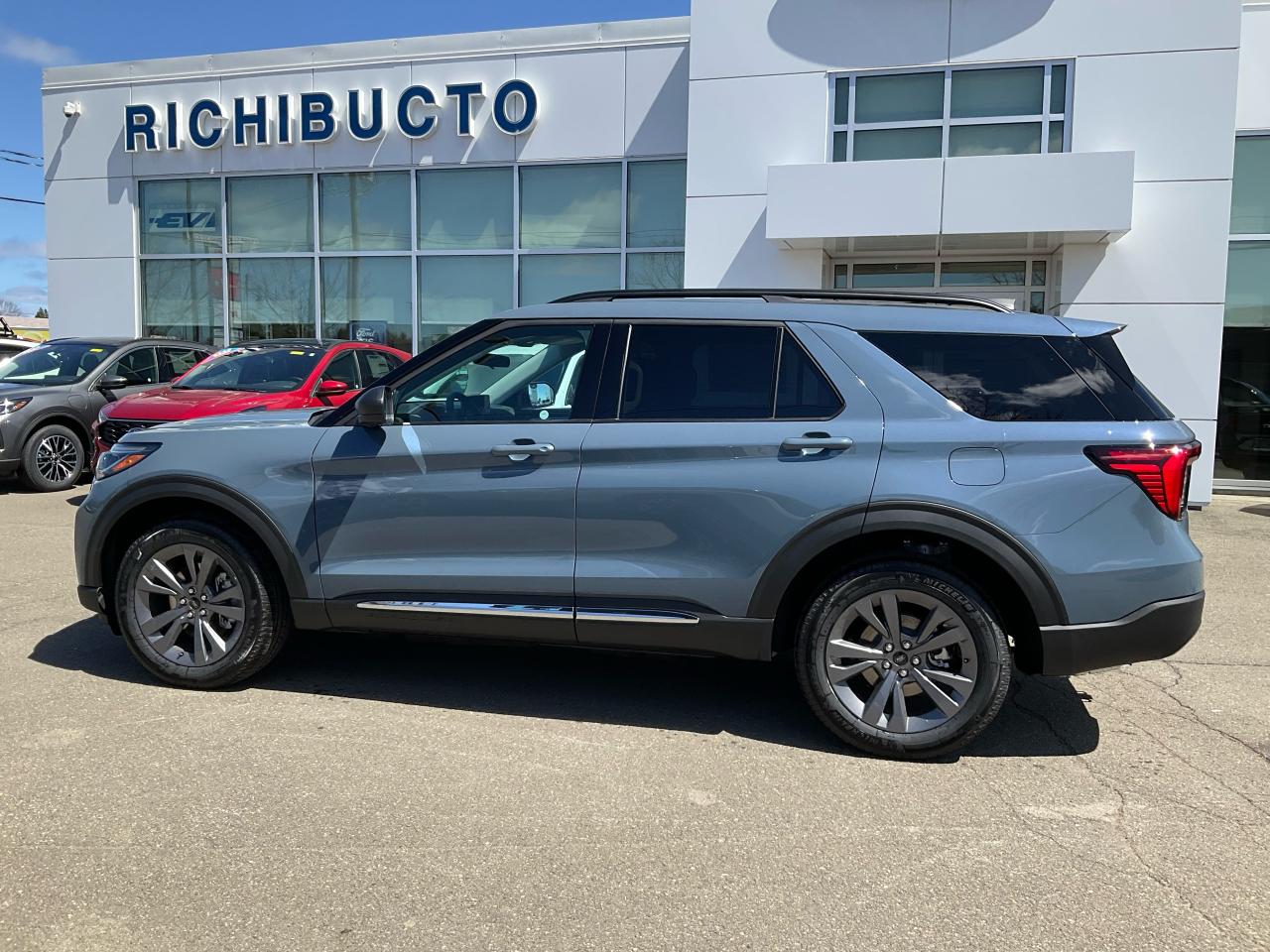 2025 Ford Explorer ACTIVE Photo4