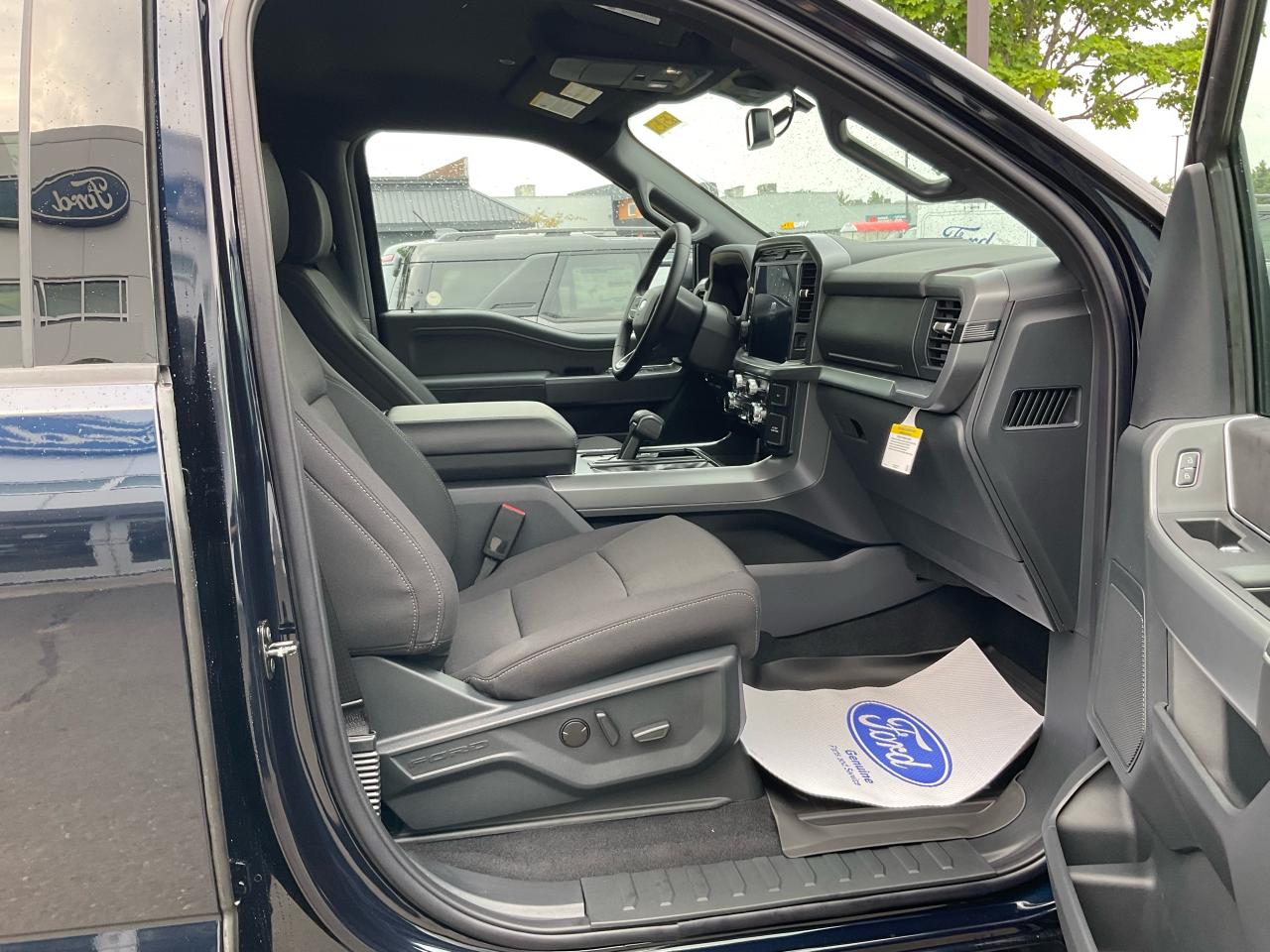 2025 Ford F-150 XLT Photo5