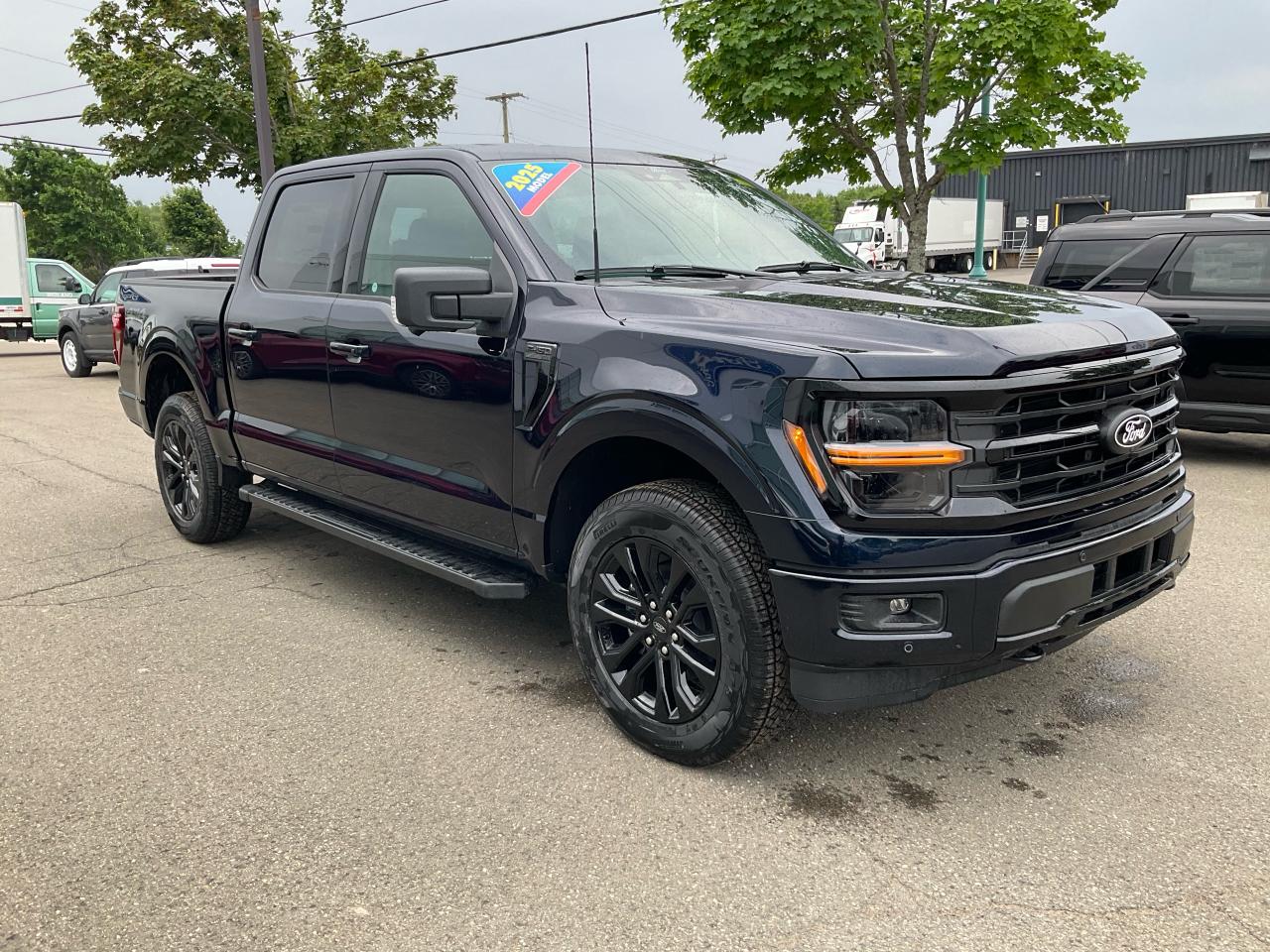 2025 Ford F-150 XLT Photo2