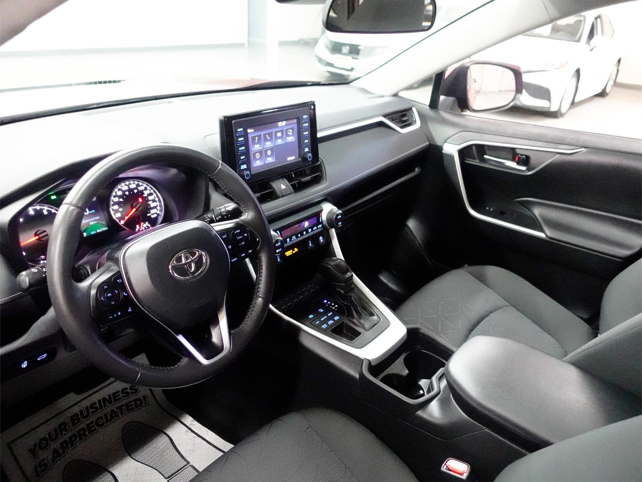 2021 Toyota RAV4 XLE | AWD | Sunroof | Heated Seats | BSM | CarPlay