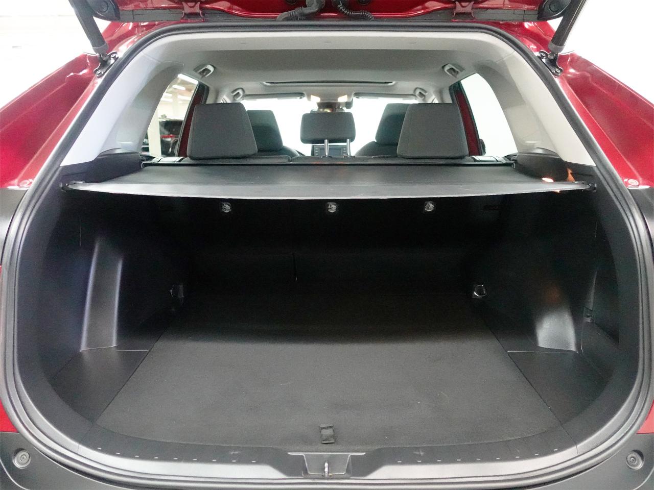 2021 Toyota RAV4 XLE | AWD | Sunroof | Heated Seats | BSM | CarPlay
