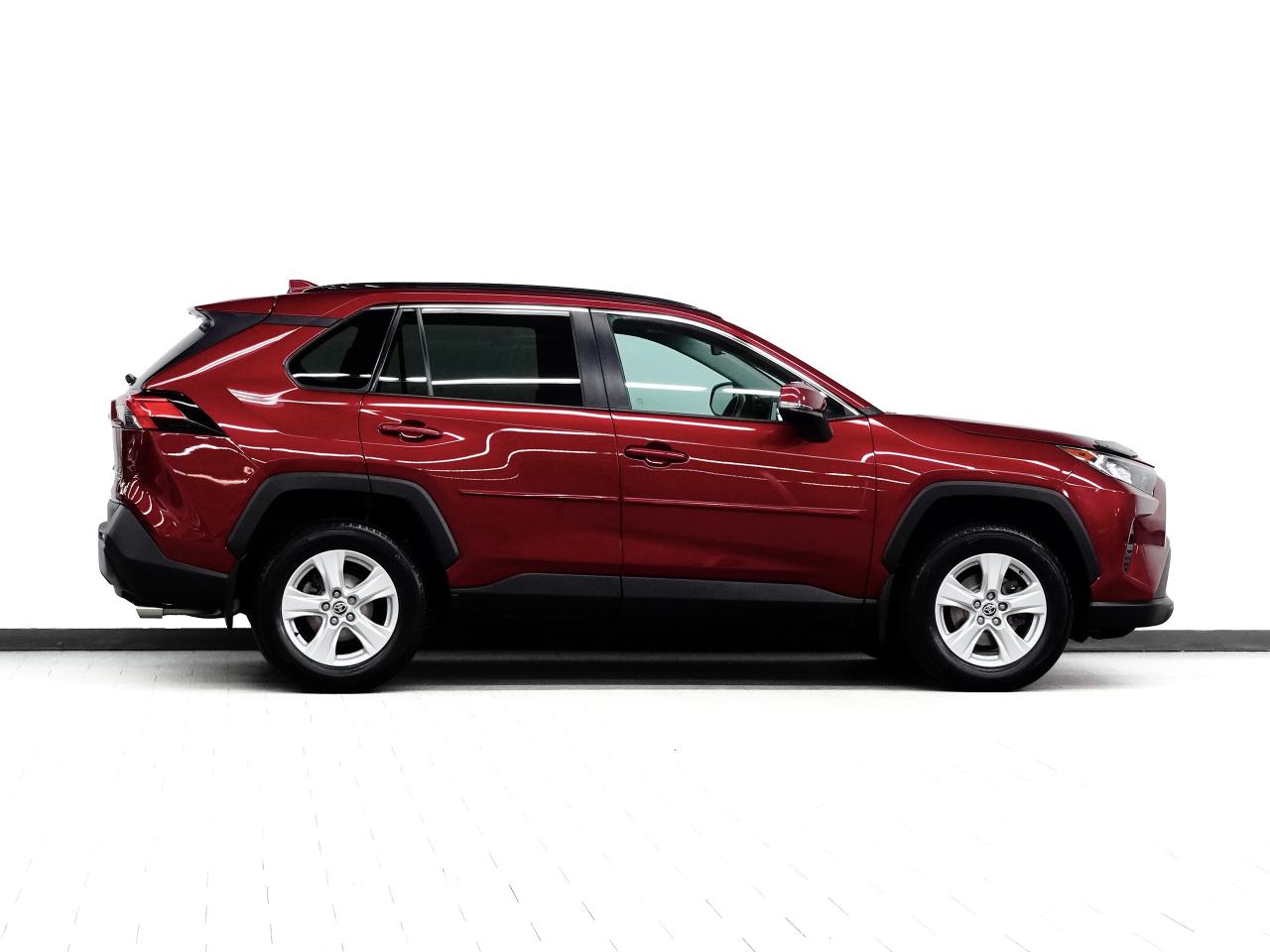 2021 Toyota RAV4 XLE | AWD | Sunroof | Heated Seats | BSM | CarPlay