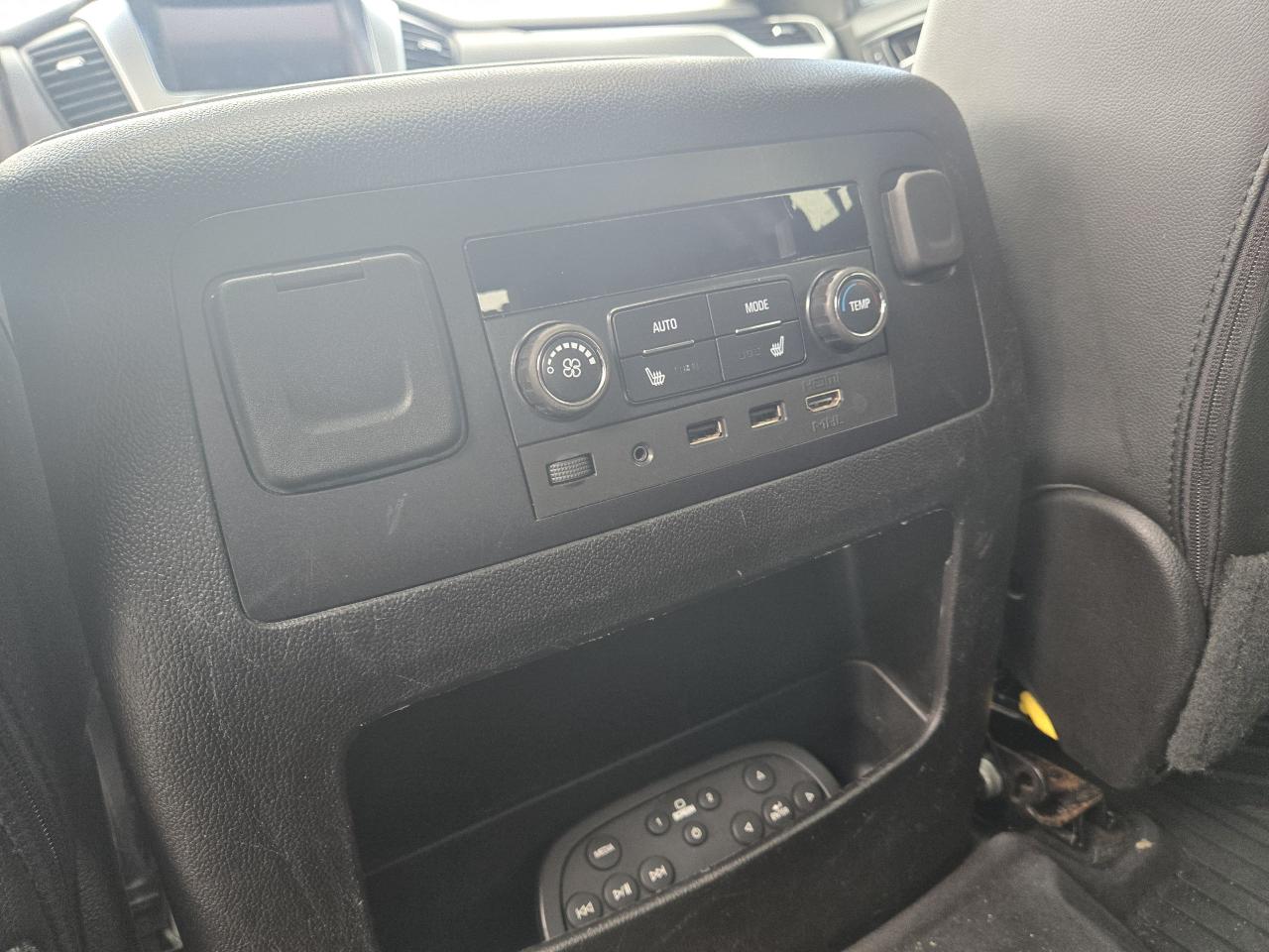 2018 Chevrolet Tahoe 4WD 4dr Premier - Photo #10