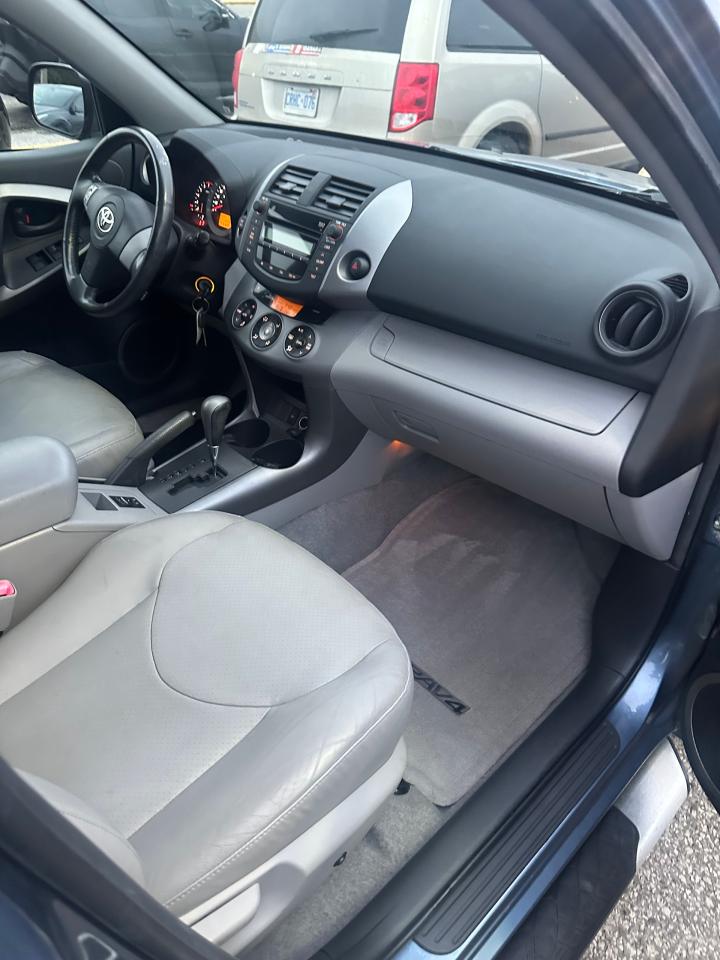 2006 Toyota RAV4 4dr Auto 4WD Limited - Photo #11