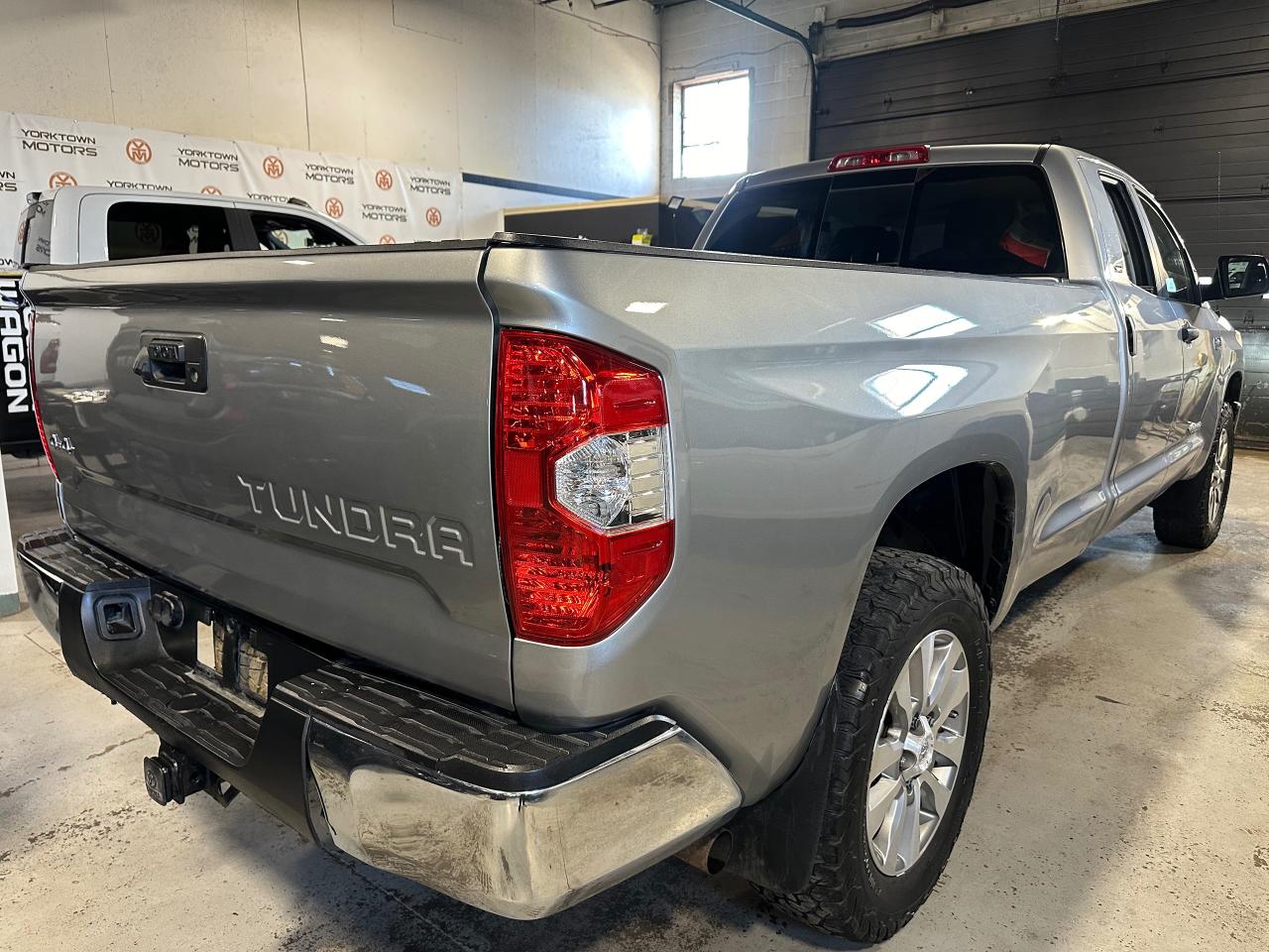 2019 Toyota Tundra 4X4 Double CAB Long SR5 Plus 5.7L - Photo #5