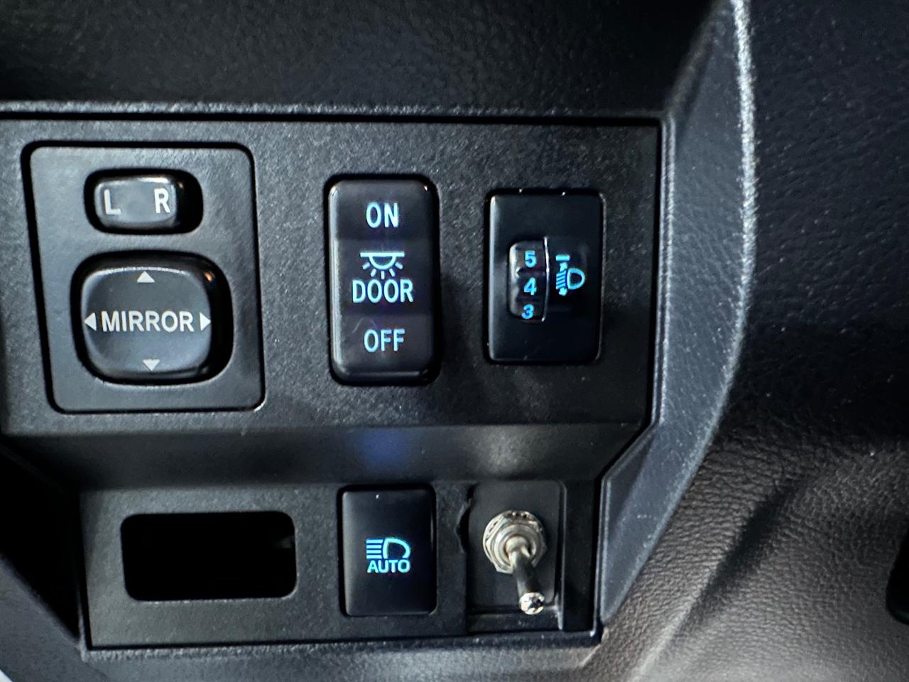 2019 Toyota Tundra 4X4 Double CAB Long SR5 Plus 5.7L - Photo #16