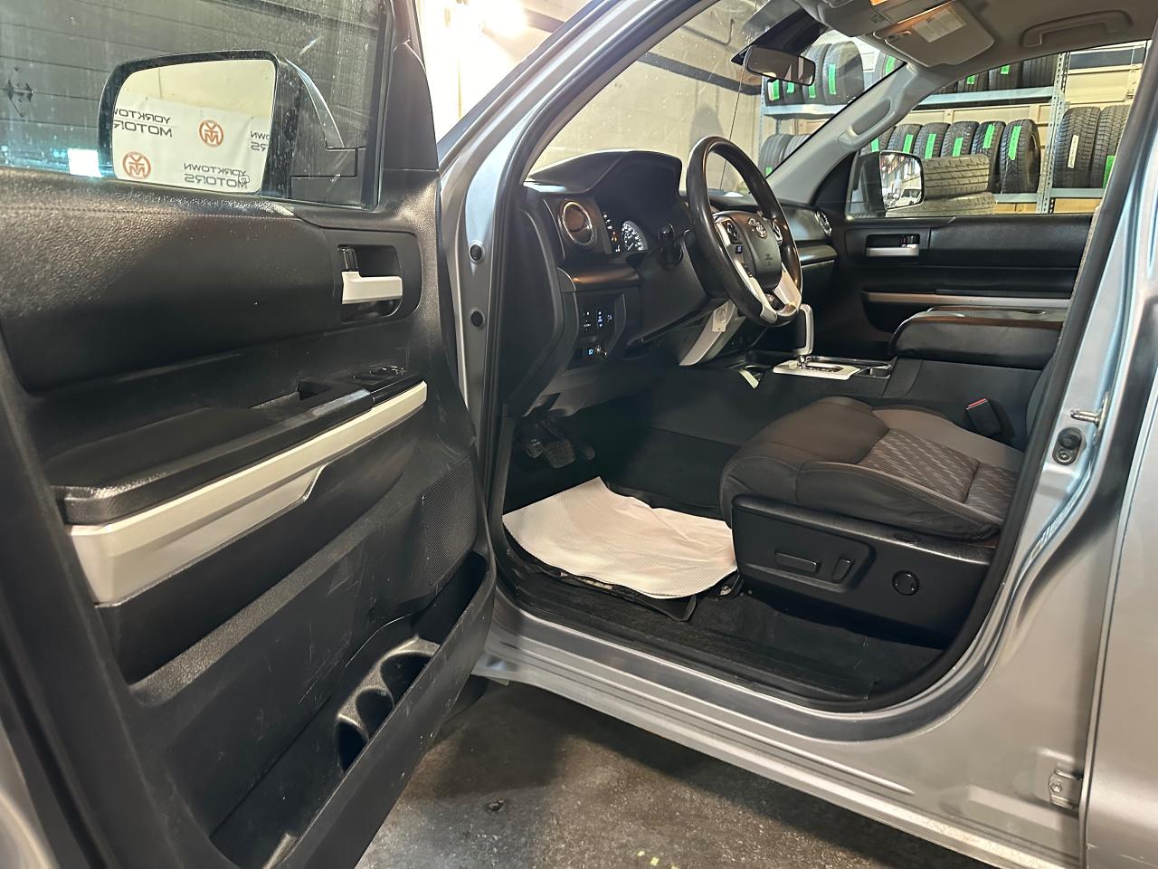 2019 Toyota Tundra 4X4 Double CAB Long SR5 Plus 5.7L - Photo #12